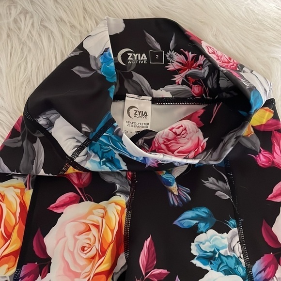 Zyia Active Leggings High Rise Floral Black Athleisure Workout Active Run Gym 2 - Picture 7 of 8